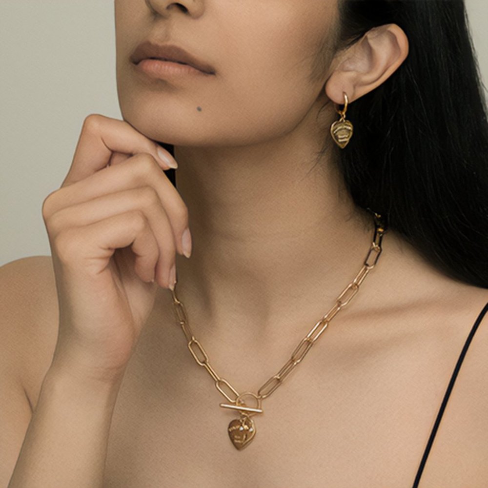 NIB Korean Brand Luvre Paris Heart Chain Necklace and Earring Set